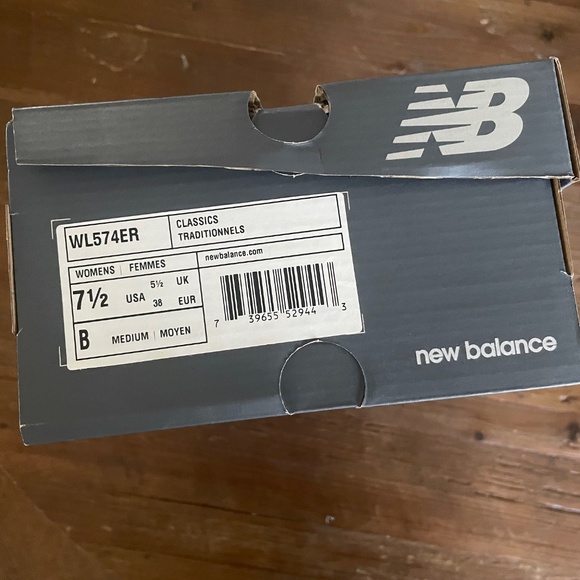 Women’s Burgundy New Balance 574, size 7.5 - Picture 7 of 7